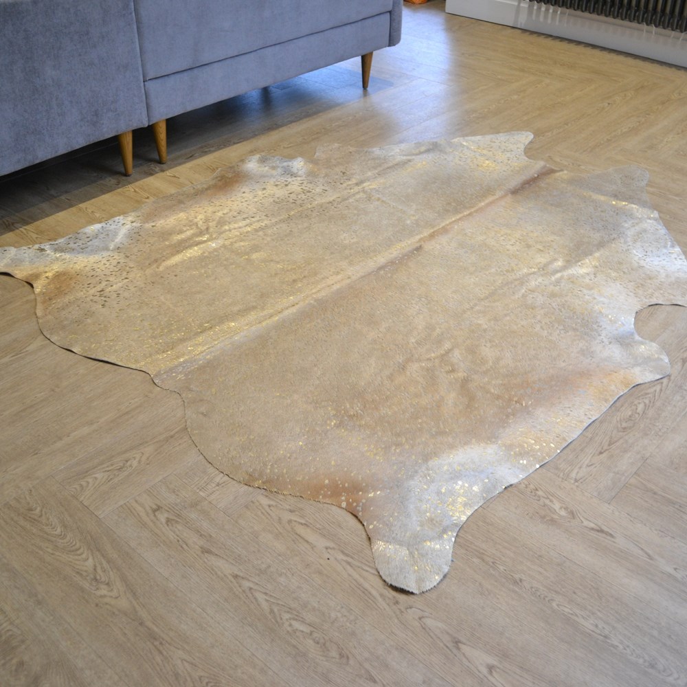 Metallic Cowhide 10109 Rugs in Gold